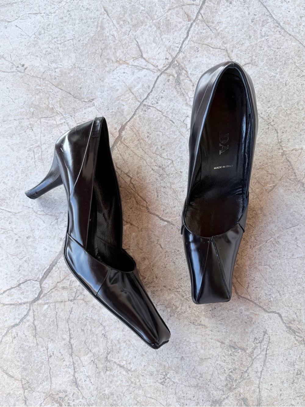Archival PRADA F/W 1999 Black Patent Leather Square Toe Center Seam Heels Pumps - Picture 2 of 11